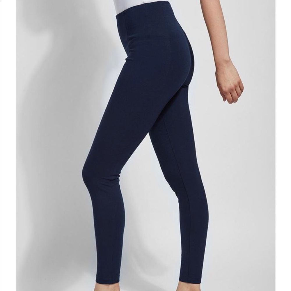 LYSSÉ Navy Center seam legging LIKE NEW!!